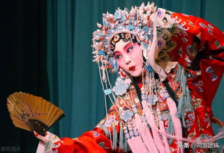 中国的传统戏曲是舞台艺术不适合拍成电影