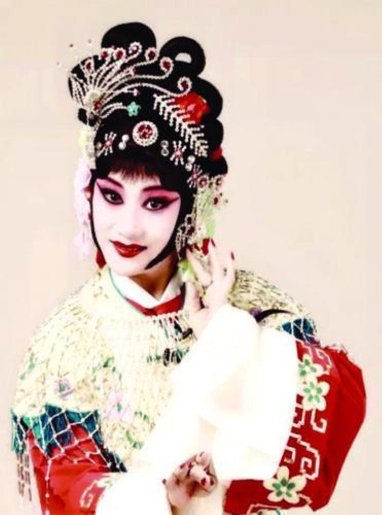 中华优秀传统文化系列谈丨浓墨重彩的妆容何以诠释千变万化的戏曲美